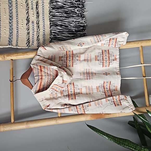 Pendleton Button Up Hooded Cropped Top - Picture 8 of 14